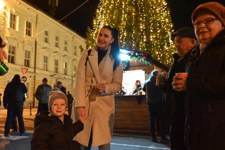 Včeraj je prvi koncert Pravljičnega Kamnik privabil število obiskovalcev (27)